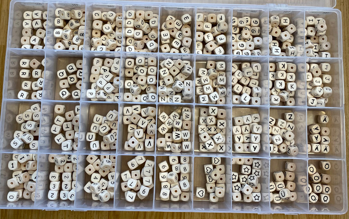 Buchstaben und Zahlen Holzwürfel-Sortiment