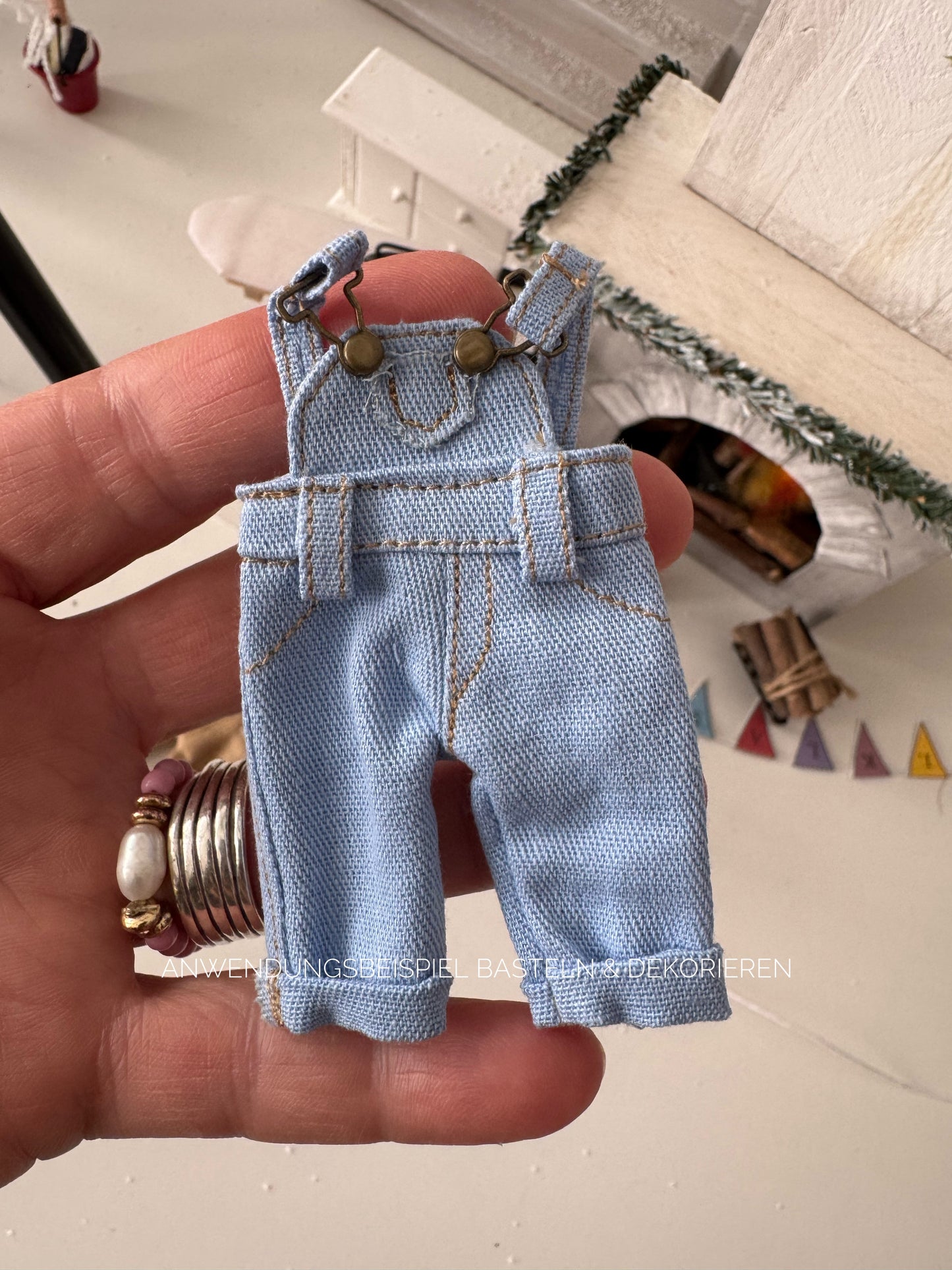 Latzhose für Wichtel Miniatur