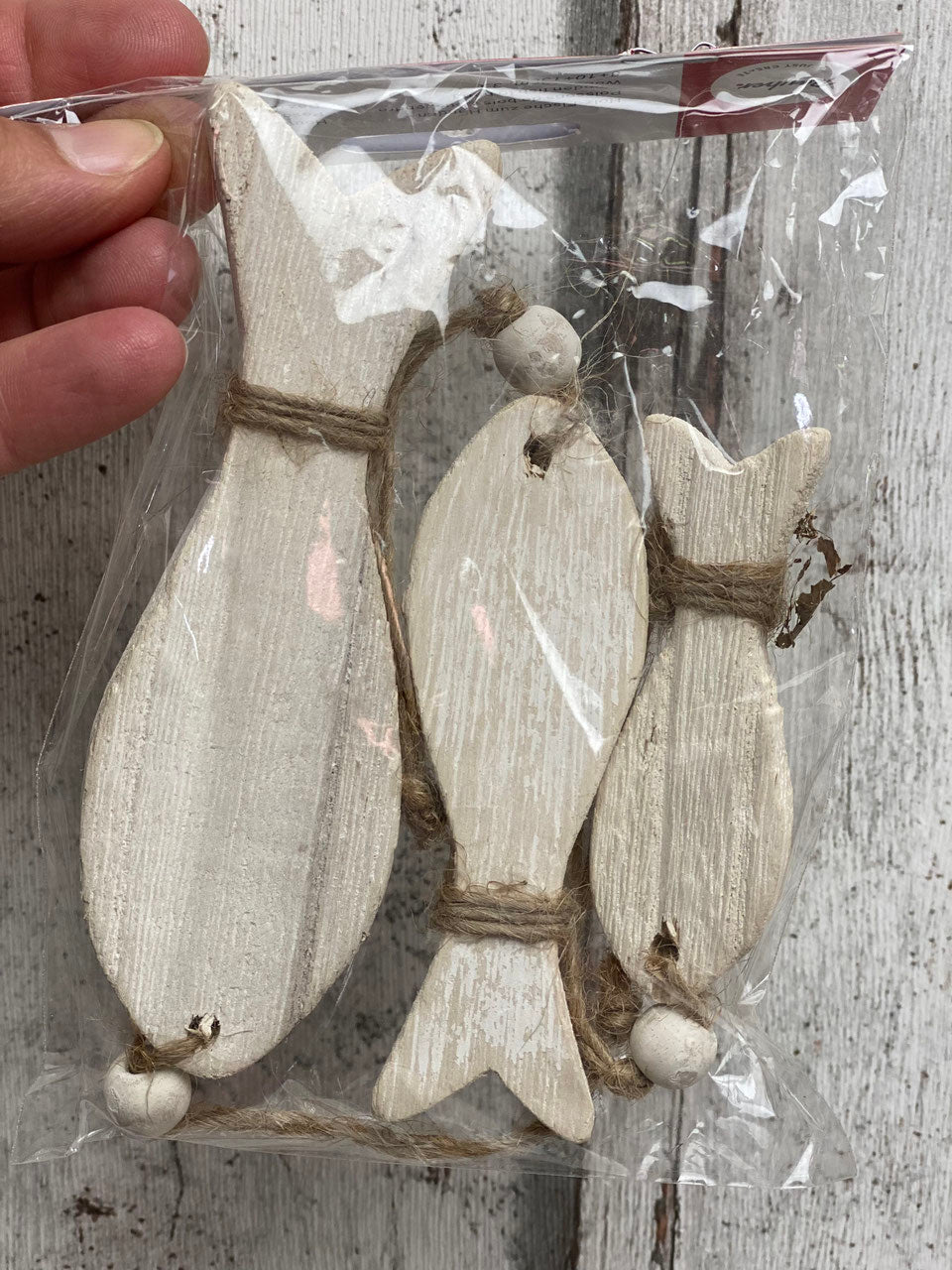 Holz-Fische zum Hängen weiß