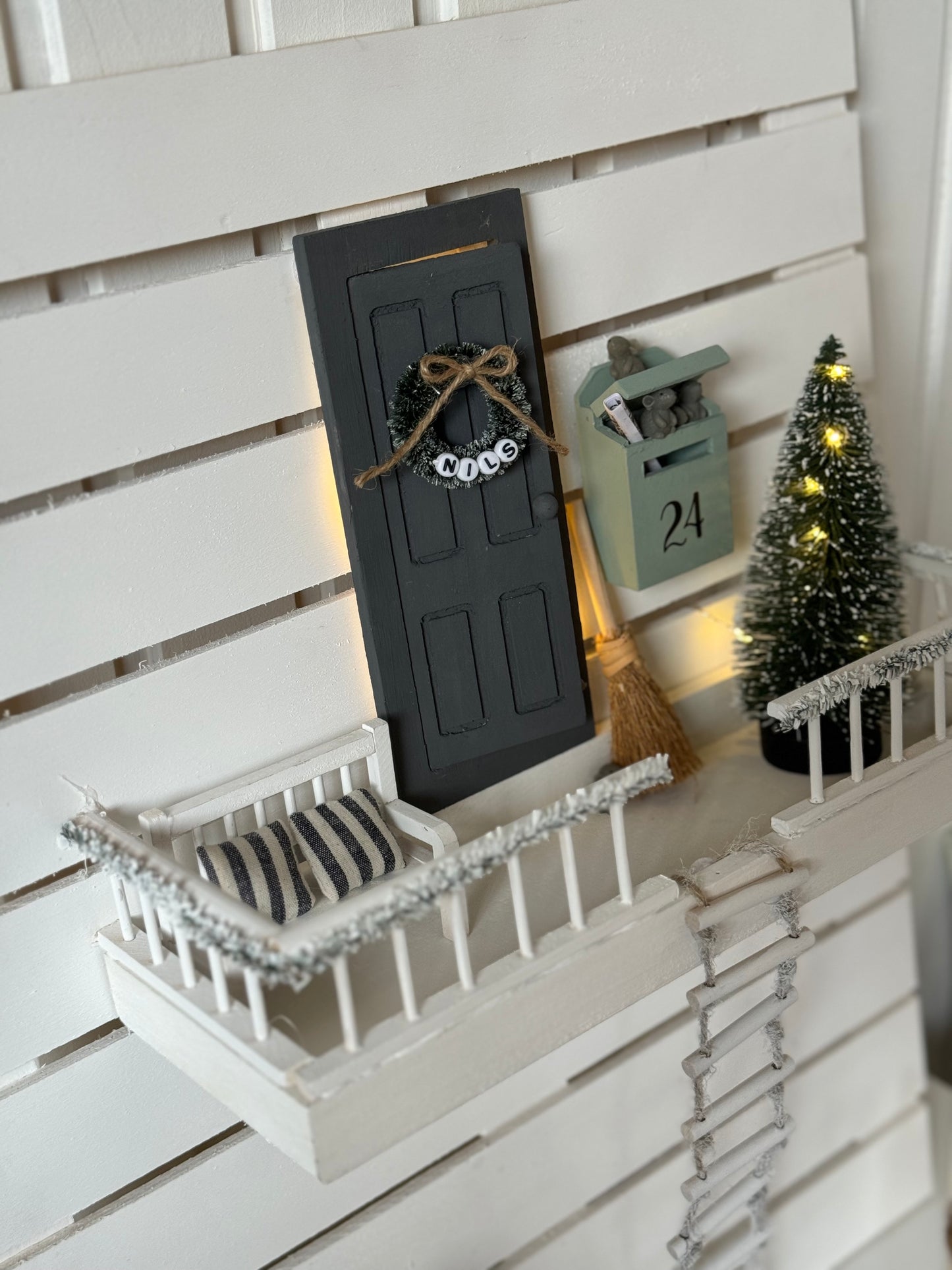 Wichteltür mit Balkon KREATIVSET zum Bauen