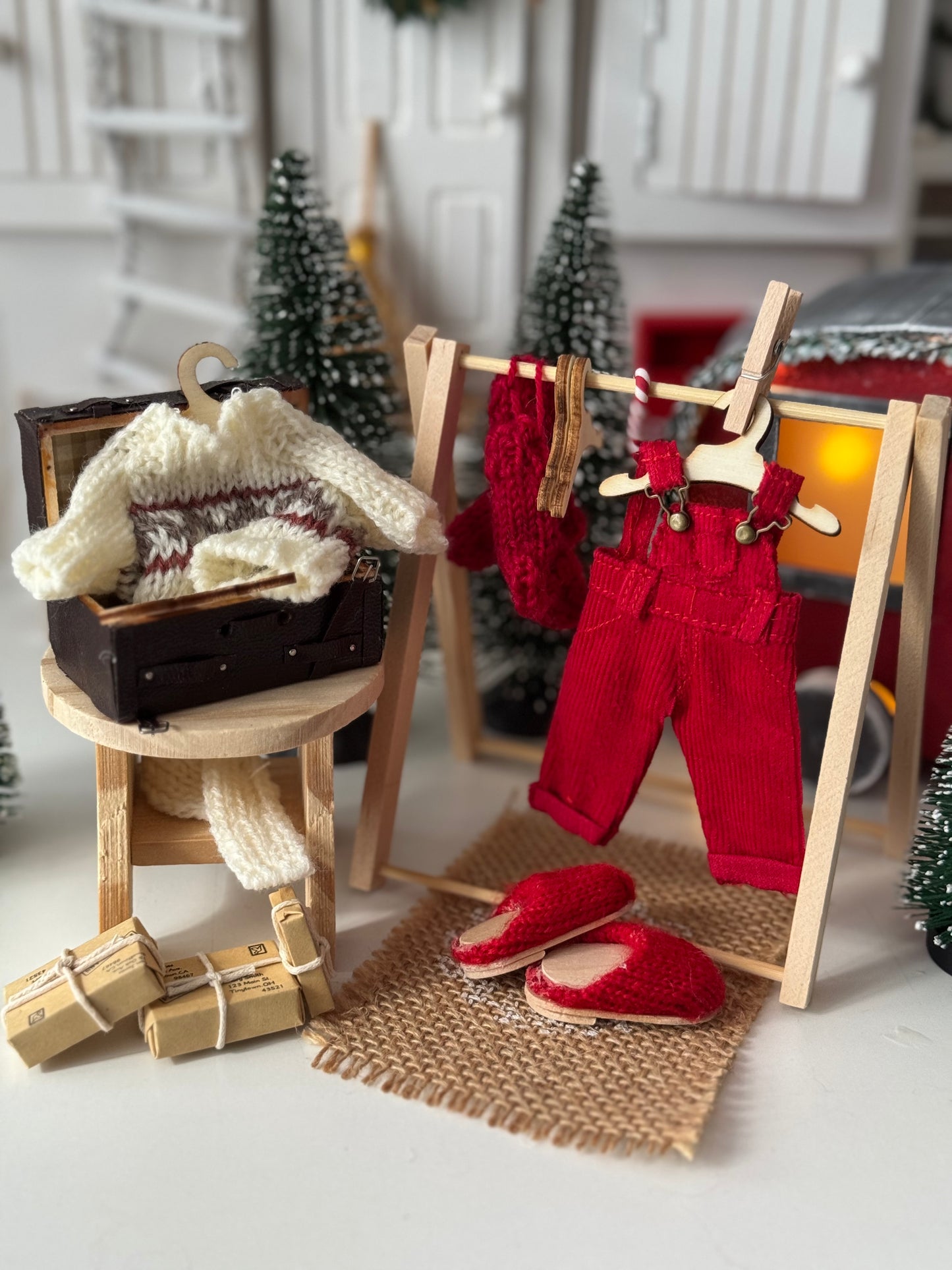 Latzhose für Wichtel Miniatur