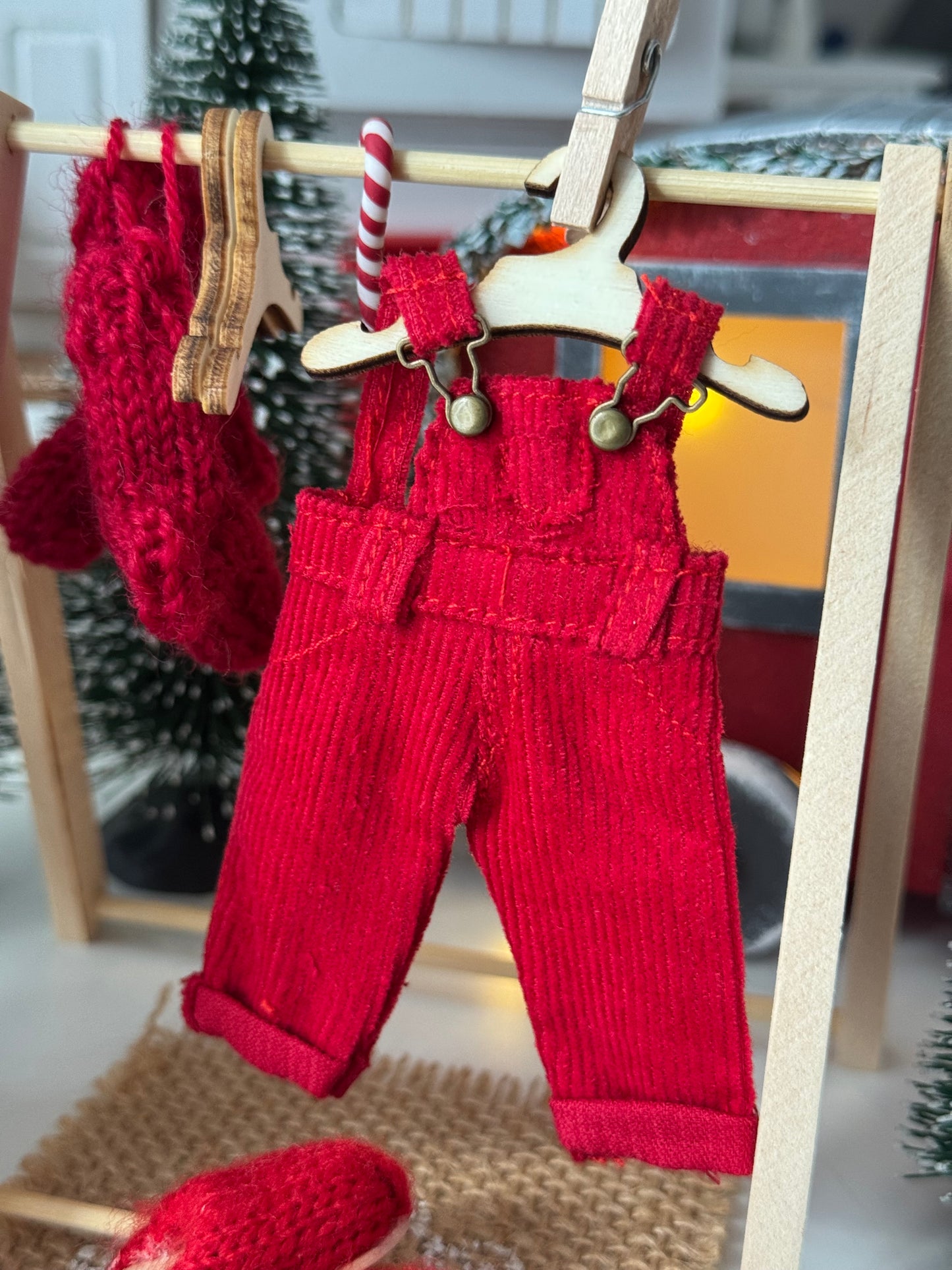 Latzhose für Wichtel Miniatur