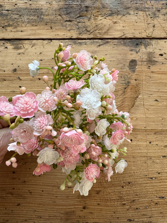 Schleierkraut gefüllt