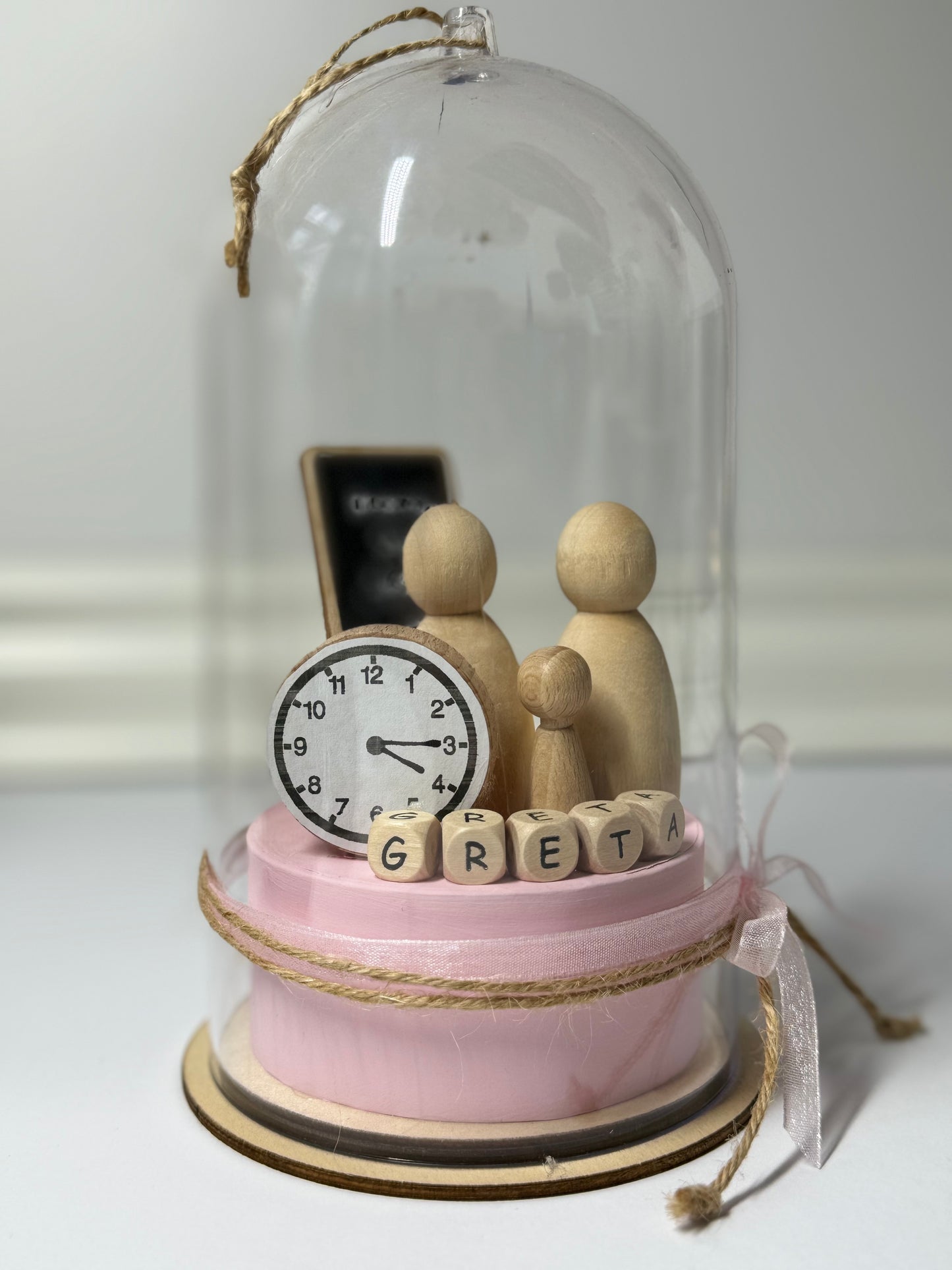 Kunststoffhaube mit Holzsockel und Jutekordel