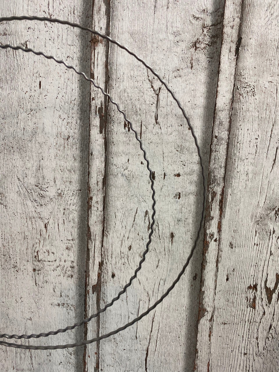 Metallring silber aus gewelltem Flachdraht