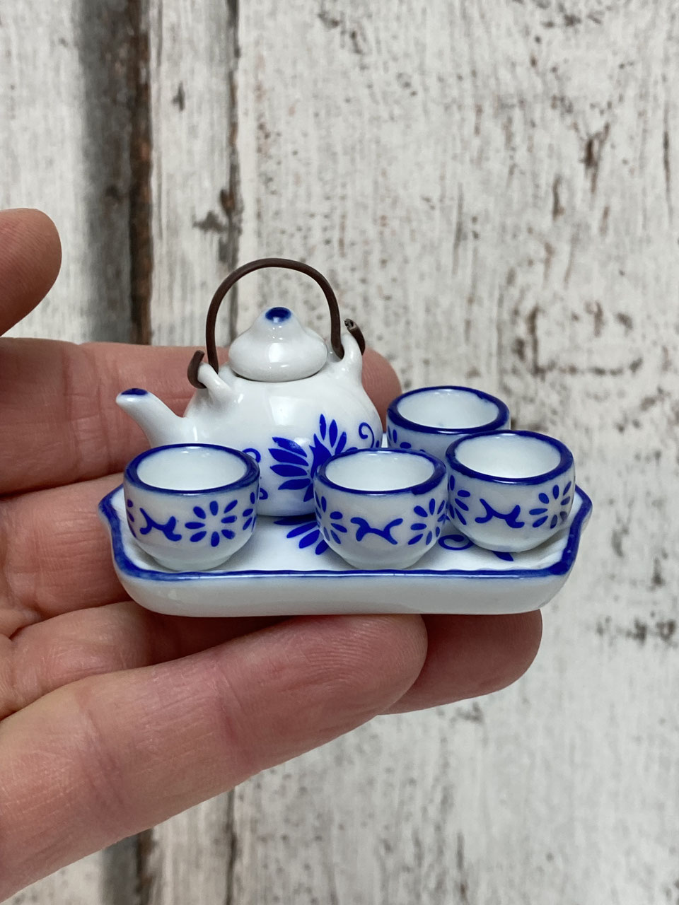 Porzellan Teeservice auf Tablett blaue Ranke