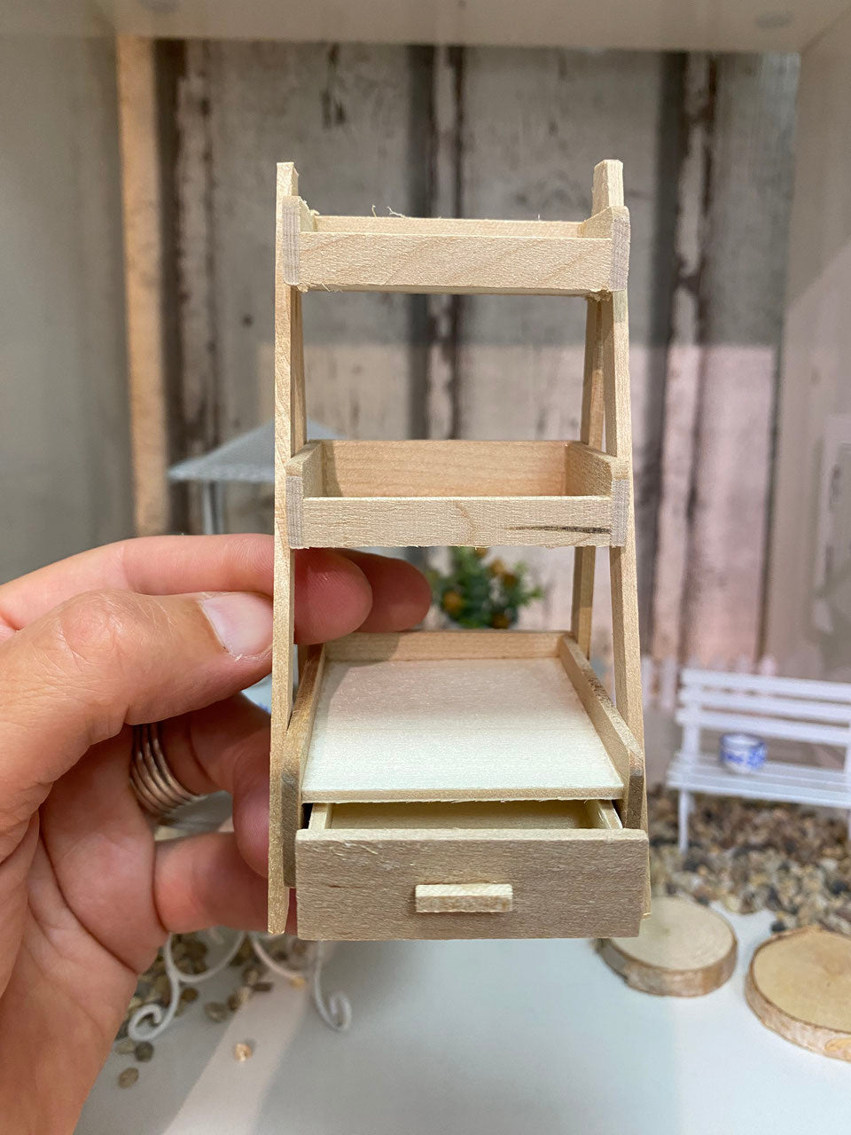 Treppenregal Miniatur