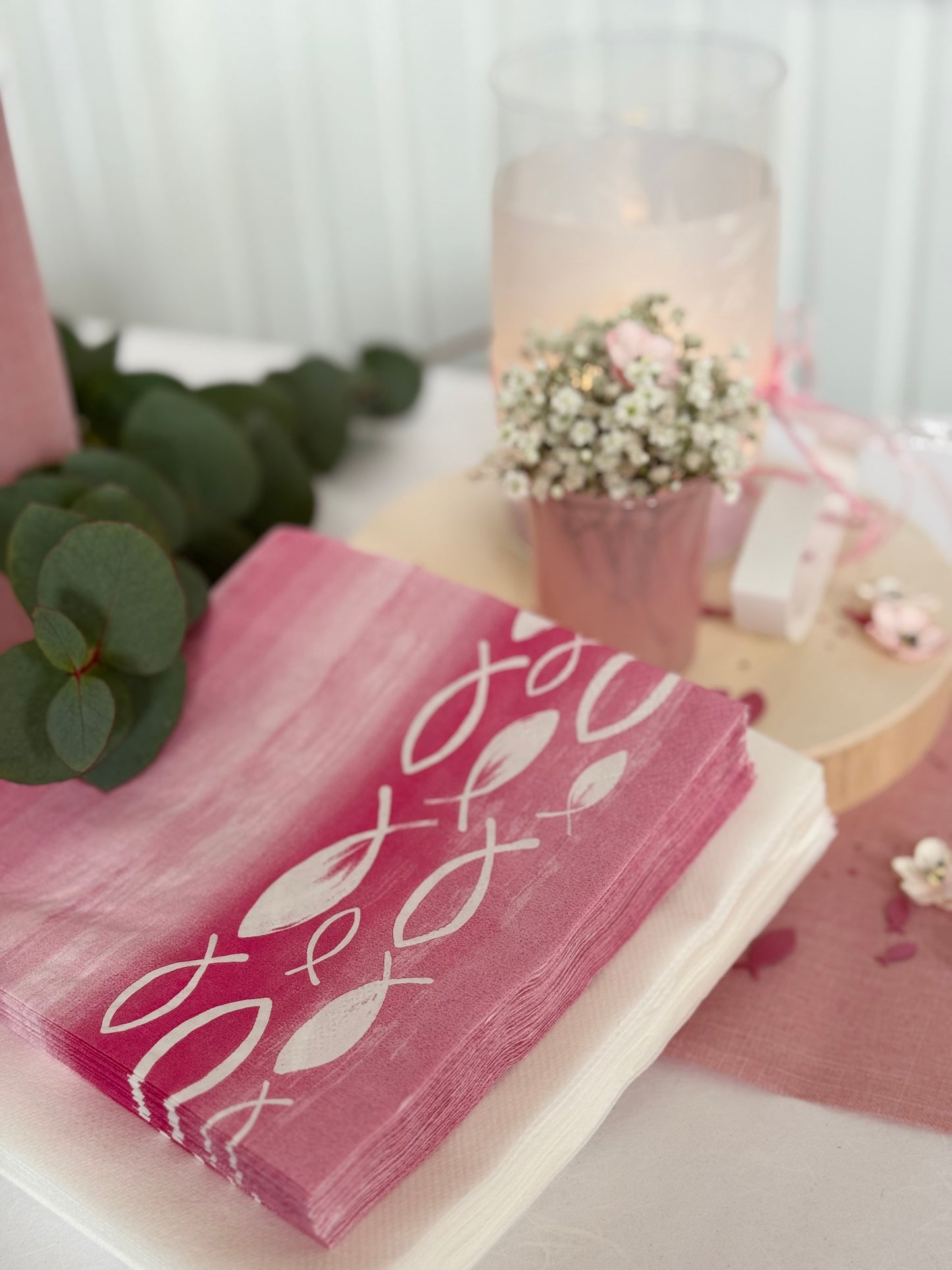 Konfirmation Tischdeko Rosé Pink Komplettset für 10 Personen – Fischmotiv, Kerzenglas, Servietten, Tischläufer, Streudeko