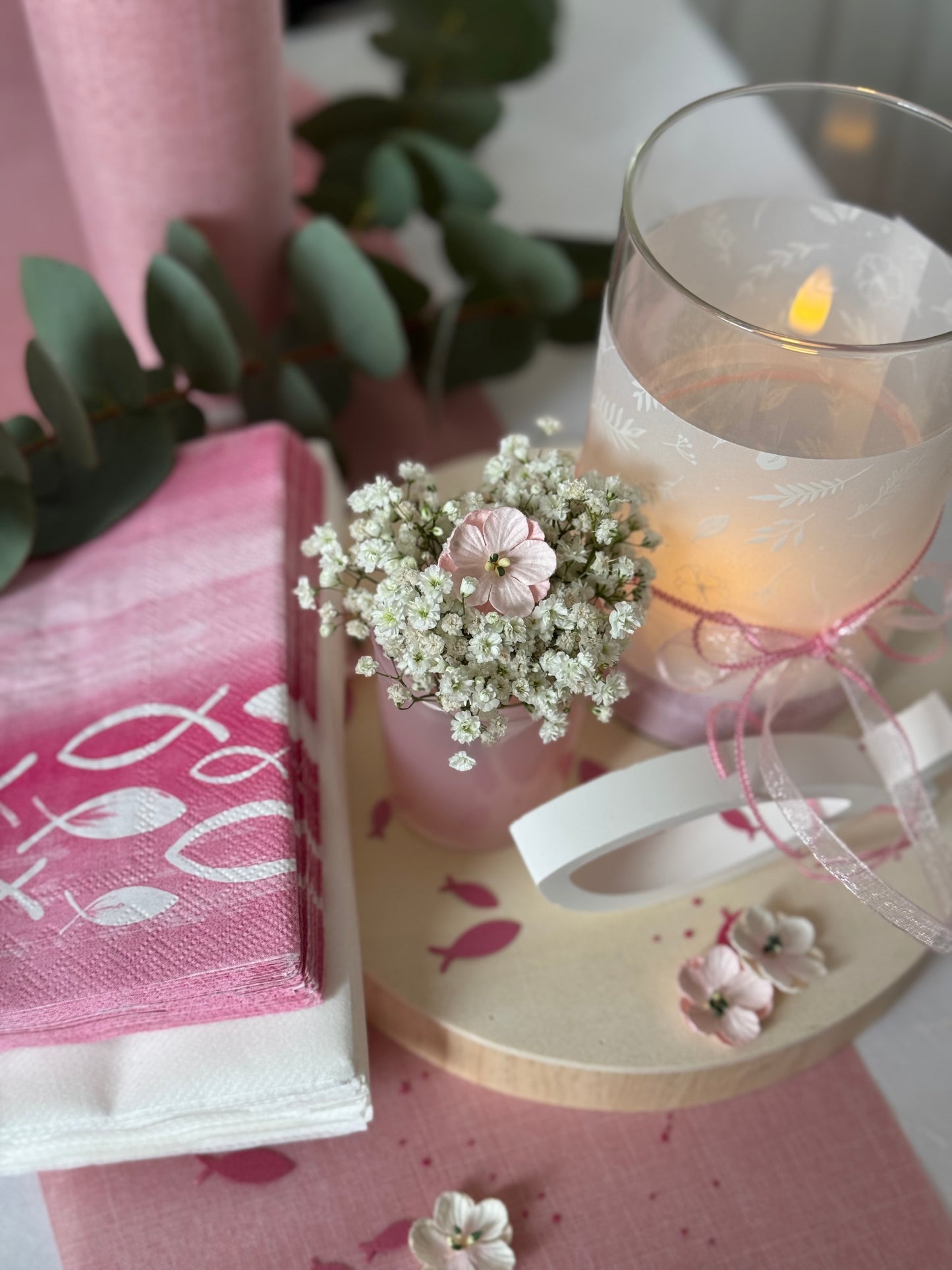 Konfirmation Tischdeko Rosé Pink Komplettset für 10 Personen – Fischmotiv, Kerzenglas, Servietten, Tischläufer, Streudeko