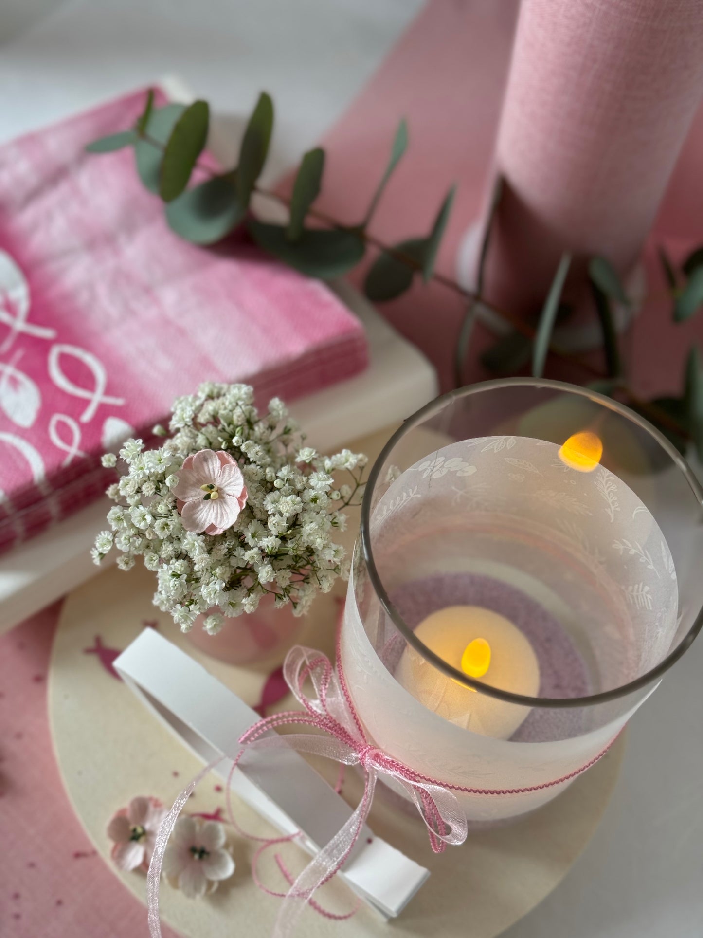 Konfirmation Tischdeko Rosé Pink Komplettset für 10 Personen – Fischmotiv, Kerzenglas, Servietten, Tischläufer, Streudeko
