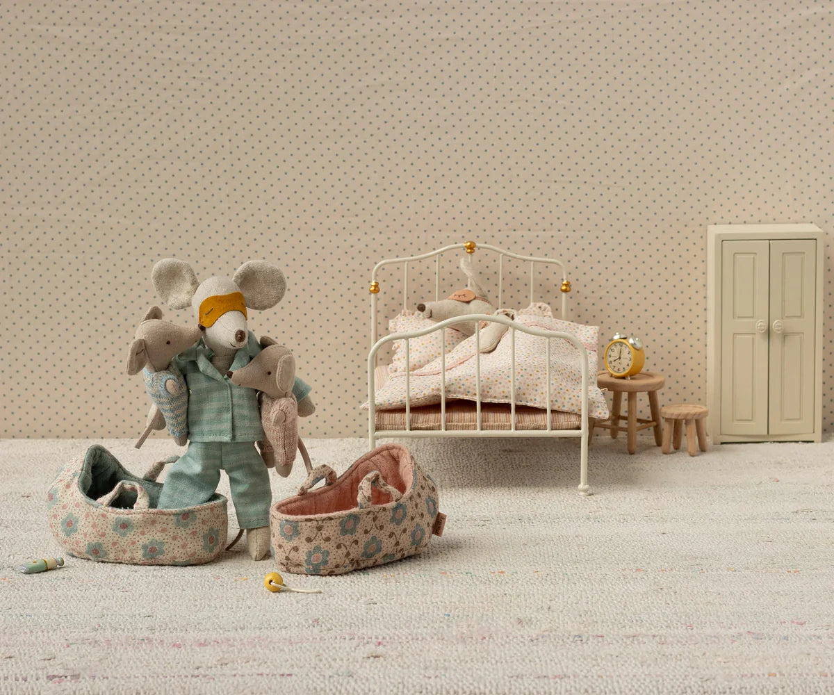 Maileg Babymaus in Tragetasche - Blau oder Rosa