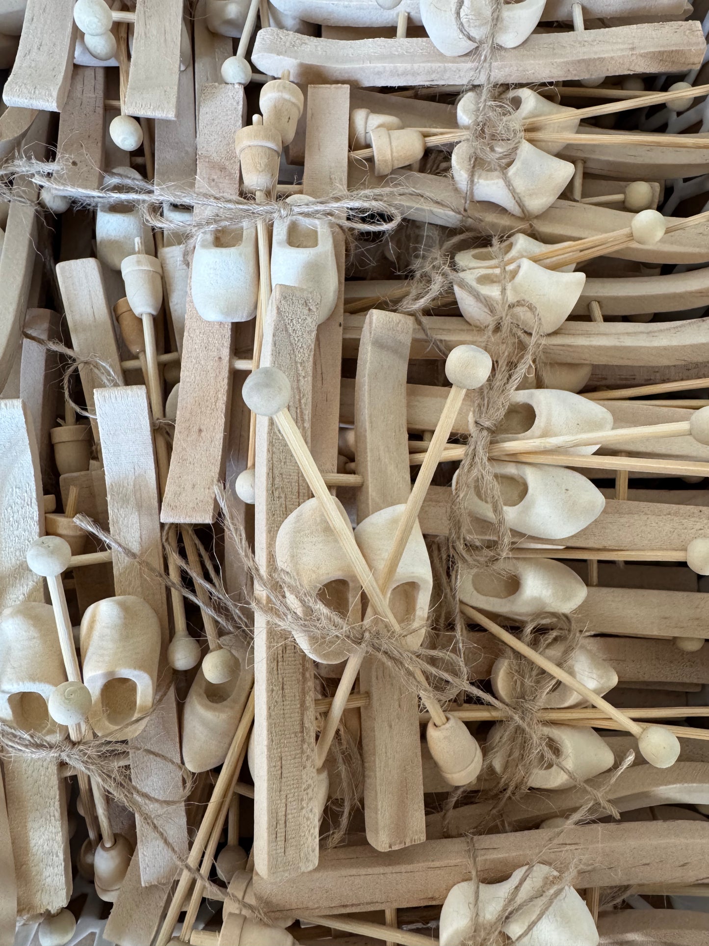 Mini Ski-Set aus Holz – 3-teilig für Wichtel & Puppenhaus