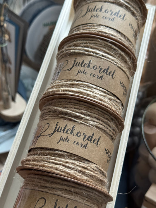 Juteschnur auf Pappspule