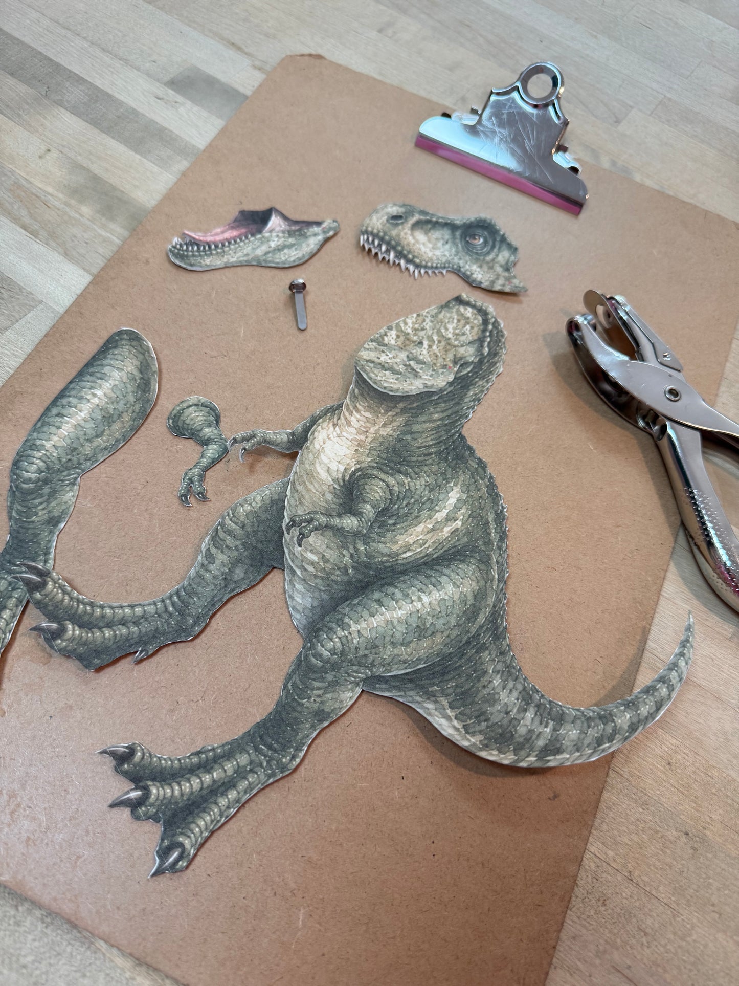 Dinosaurier Download-Vorlage mit Anleitung für Schultüten