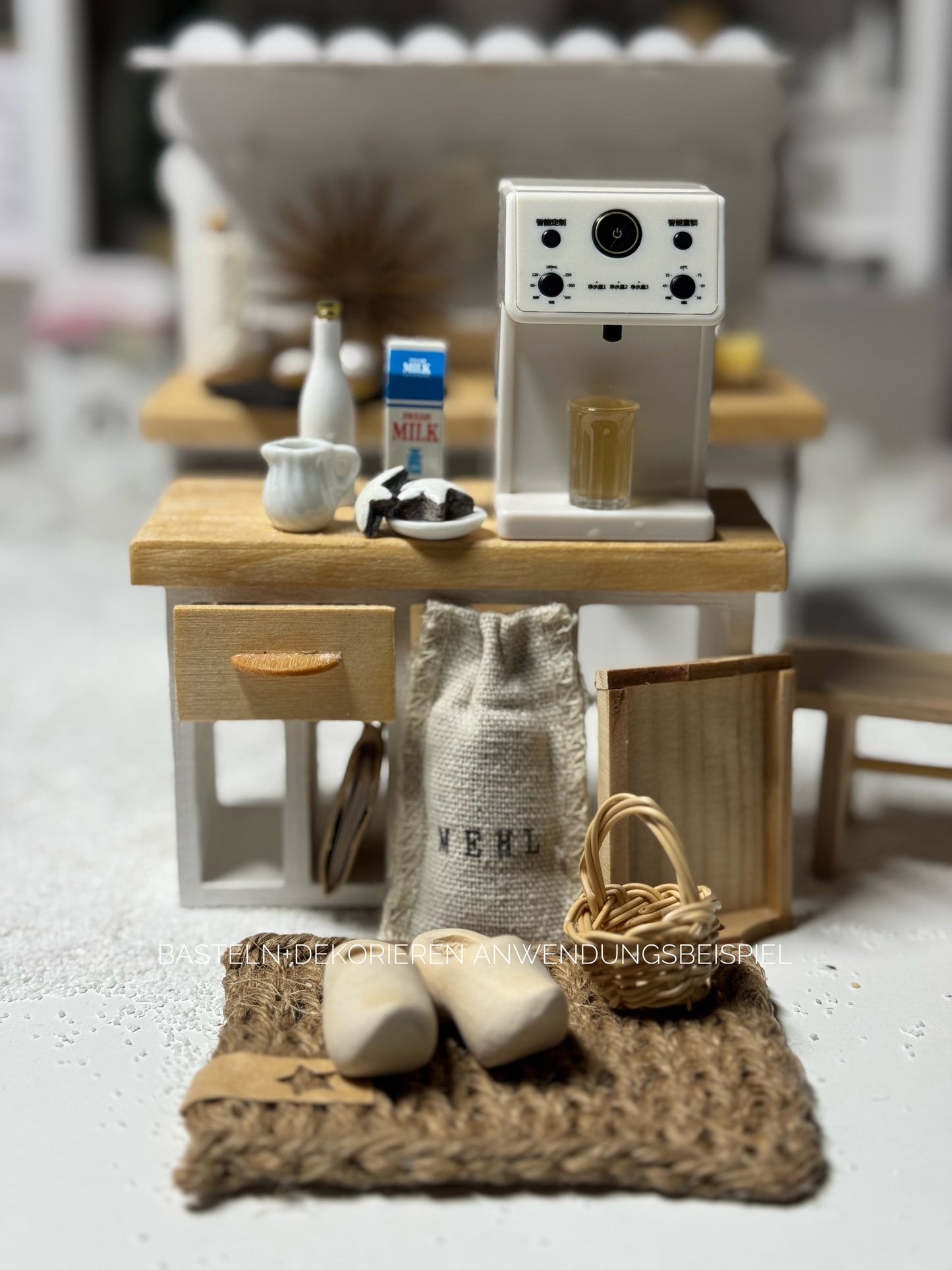 Kaffeeautomat weiß Miniatur für Wichteltür und Puppenhaus