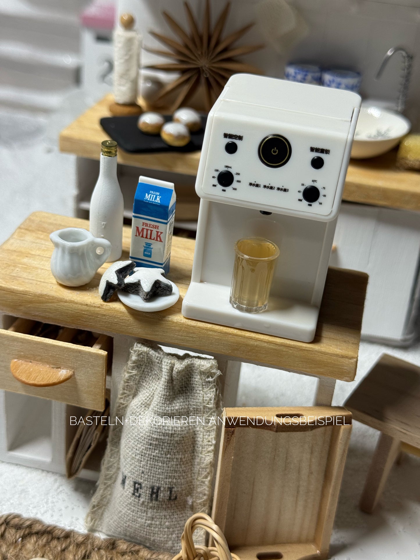 Kaffeeautomat weiß Miniatur für Wichteltür und Puppenhaus
