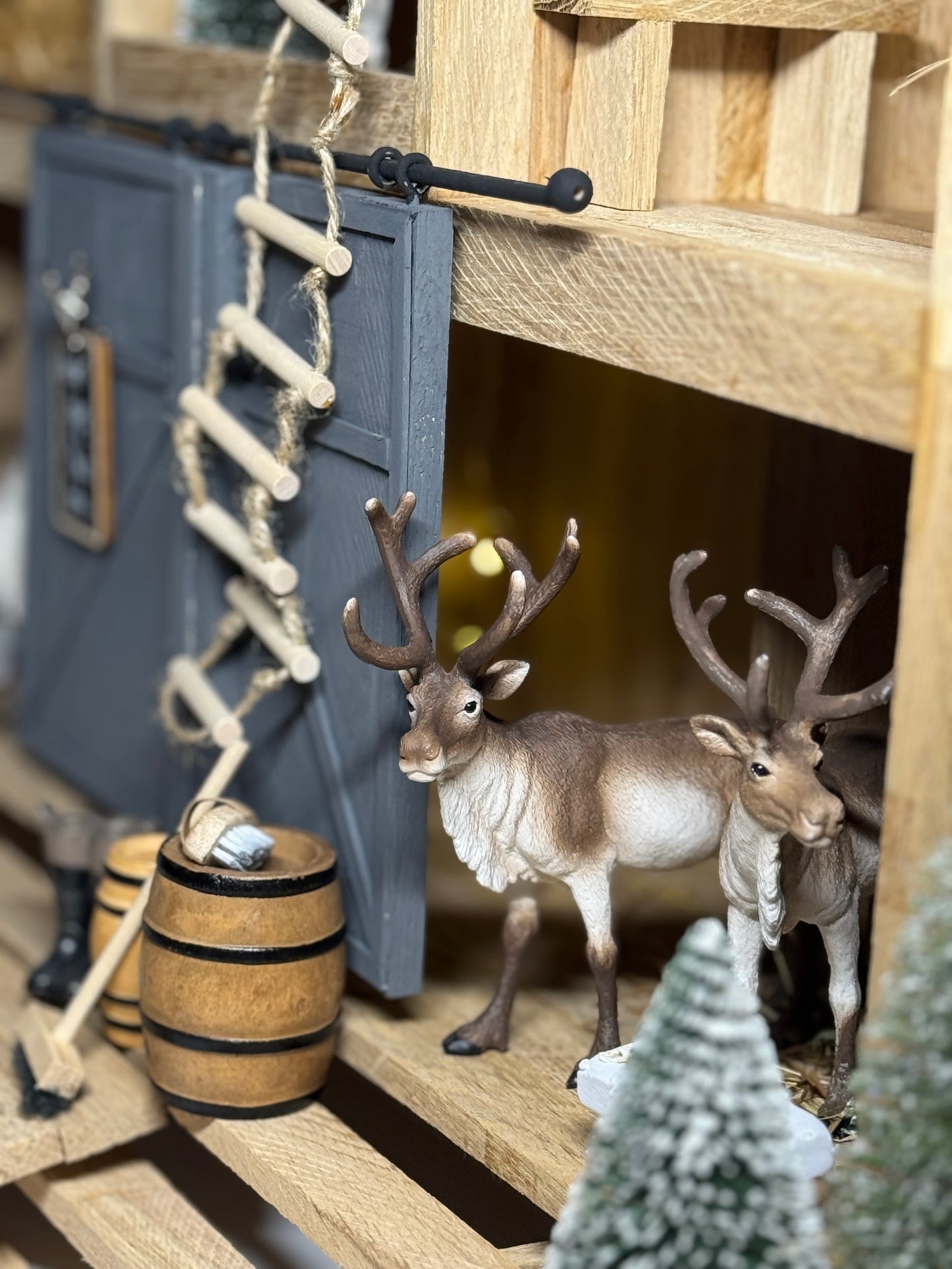 Downloadvorlage Anleitung 9-Fächer-Stall für Schleichtiere