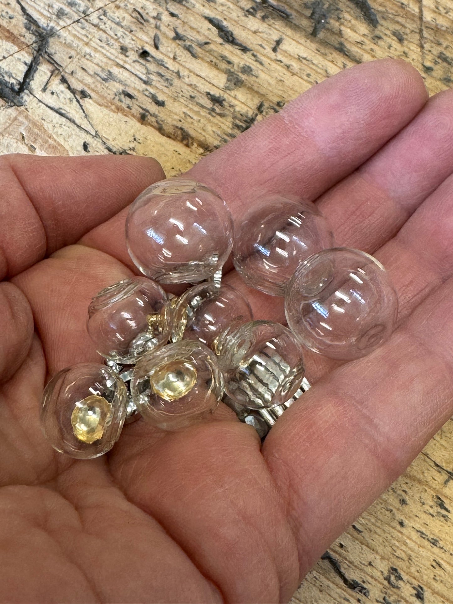 Kleine hohle Glaskugel zum Befüllen für Schmuck und als Lampen vor der Wichteltür