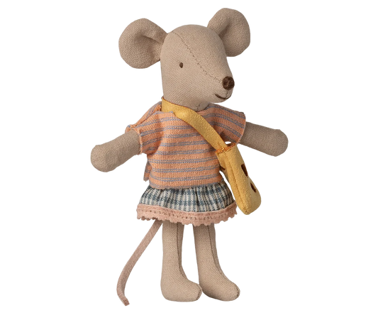 Maileg kleine Schwester Maus mit Kaesetasche