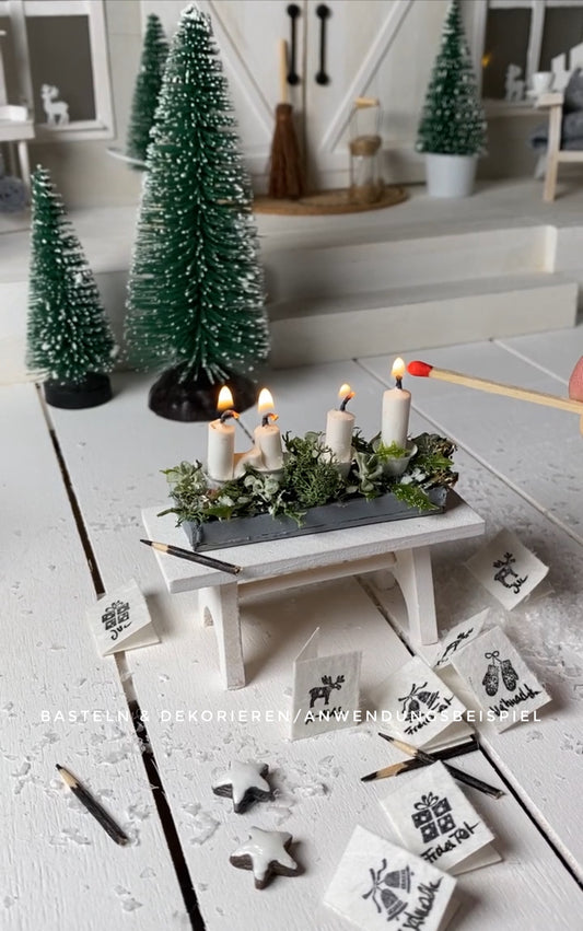 Kleine Miniatur Holzbank für Wichtel und Puppenhaus 8 cm